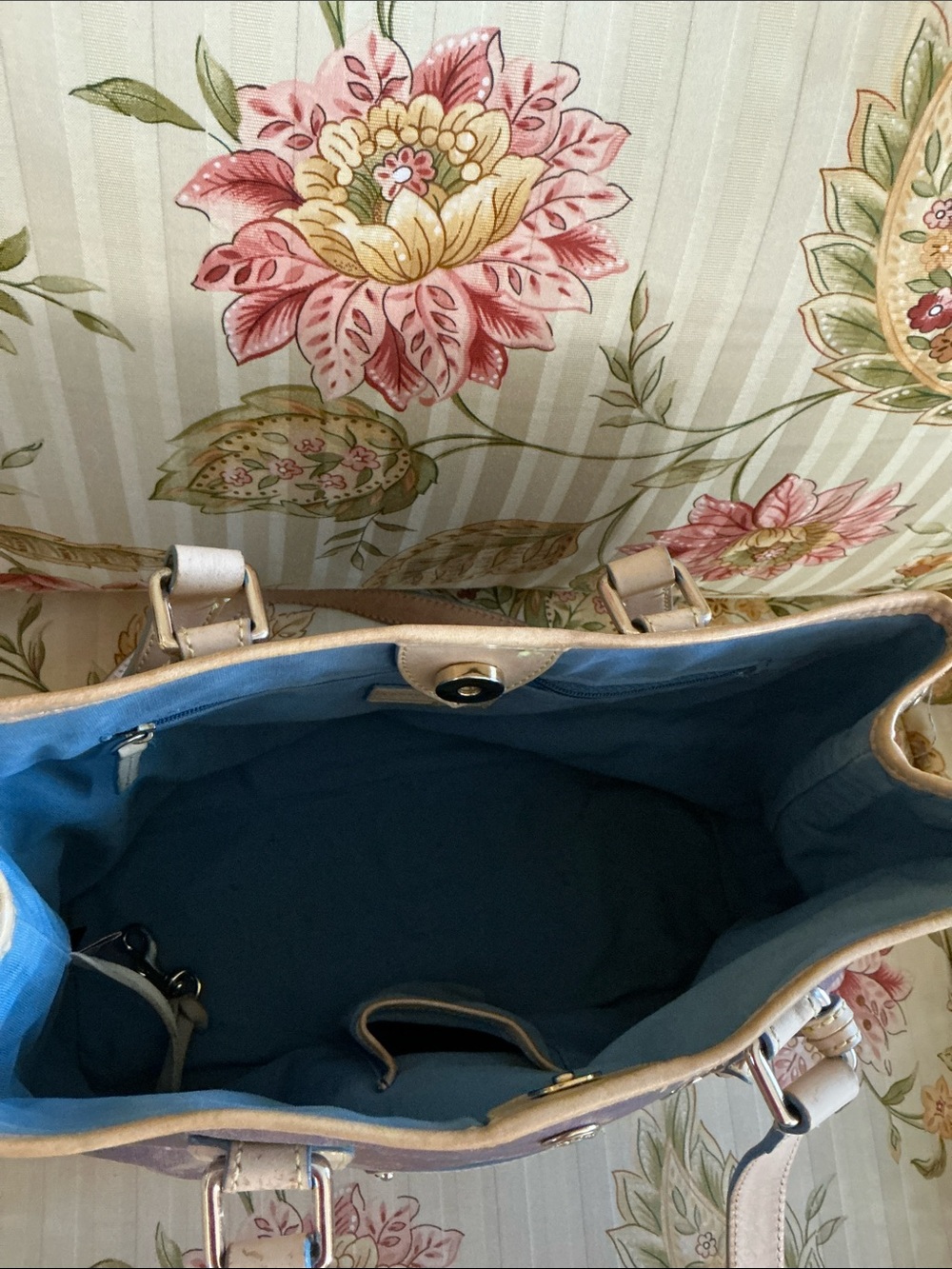 Dooney & Bourke Tote - Picture 4 of 15